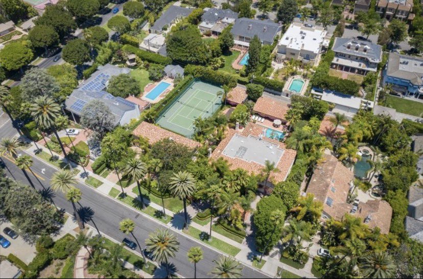 « J’adore les criminels »

où elle vit :