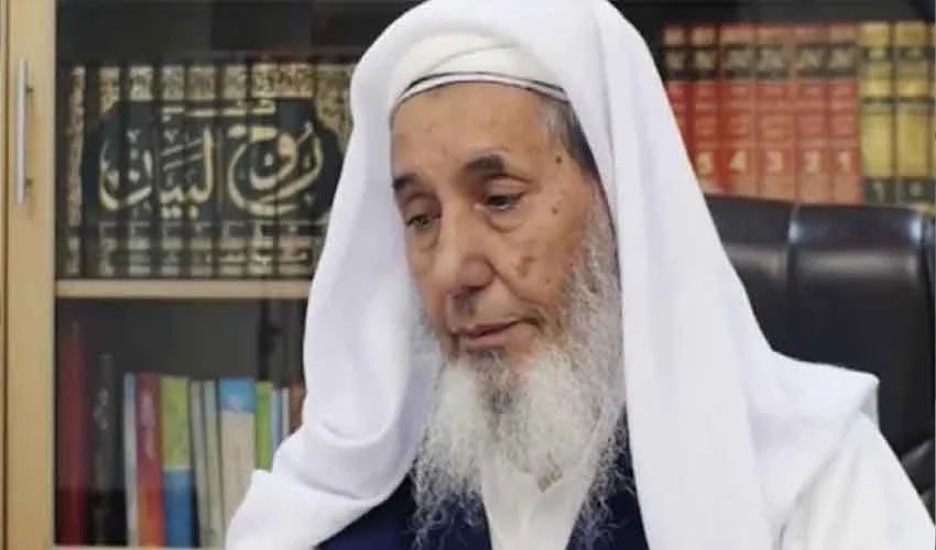 مولانا فضلُ الرحیم اشرفی کے صاحبزادہ کیساتھ جامعہ اشرفیہ میں ان کی وفات پر تعزیت کی۔ وہ وفاقُ المدارس العربیہ پاکستان کے سرپرست تھے۔ وہ جامعہ اشرفیہ میں شیخُ الحدیث اور سابق مہتمم (پرنسپل) کے طور پر بھی خدمات انجام دیتے رہے۔ ان کے ہزاروں شاگرد نہ صرف پاکستان بلکہ دنیا بھر میں