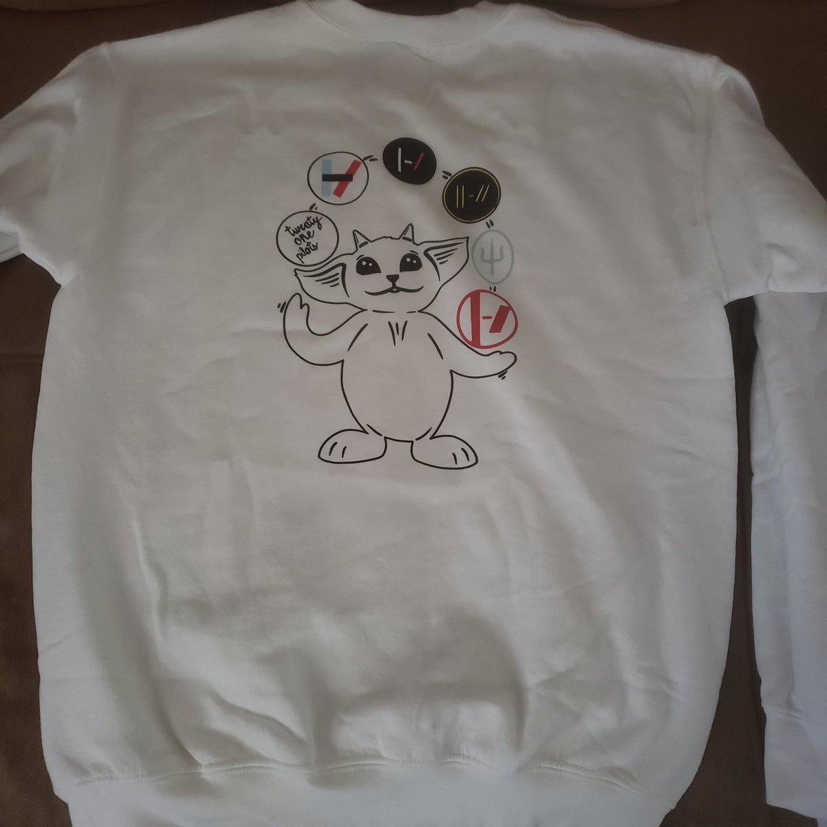 ZJMP2112's tweet image. My Ned sweatshirt has arrived and purchased one for my daughter. I absolutely love it ❤. #twentyonepilots #clikkies