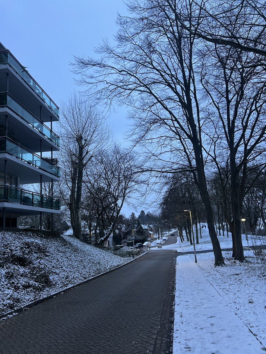 من هنا مساء النور 
نهاية أسبوع جميل لوالديكم