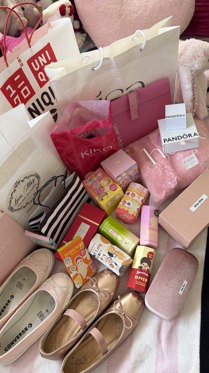 fluttersof's tweet image. i get everything i want cause i attract it