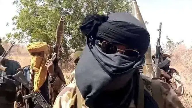NigeriaStories's tweet image. BREAKING: The Katsina State Government has explained its decision to initiate the release of 70 persons suspected to be involved in banditry, saying the move was part of efforts to sustain an ongoing peace deal with armed groups operating in the state.