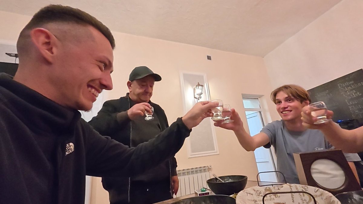 NOUVELLE VIDÉO !

Je dors avec des INCONNUS en Arménie 🇦🇲

youtu.be/2JZfqXkztOI?si…