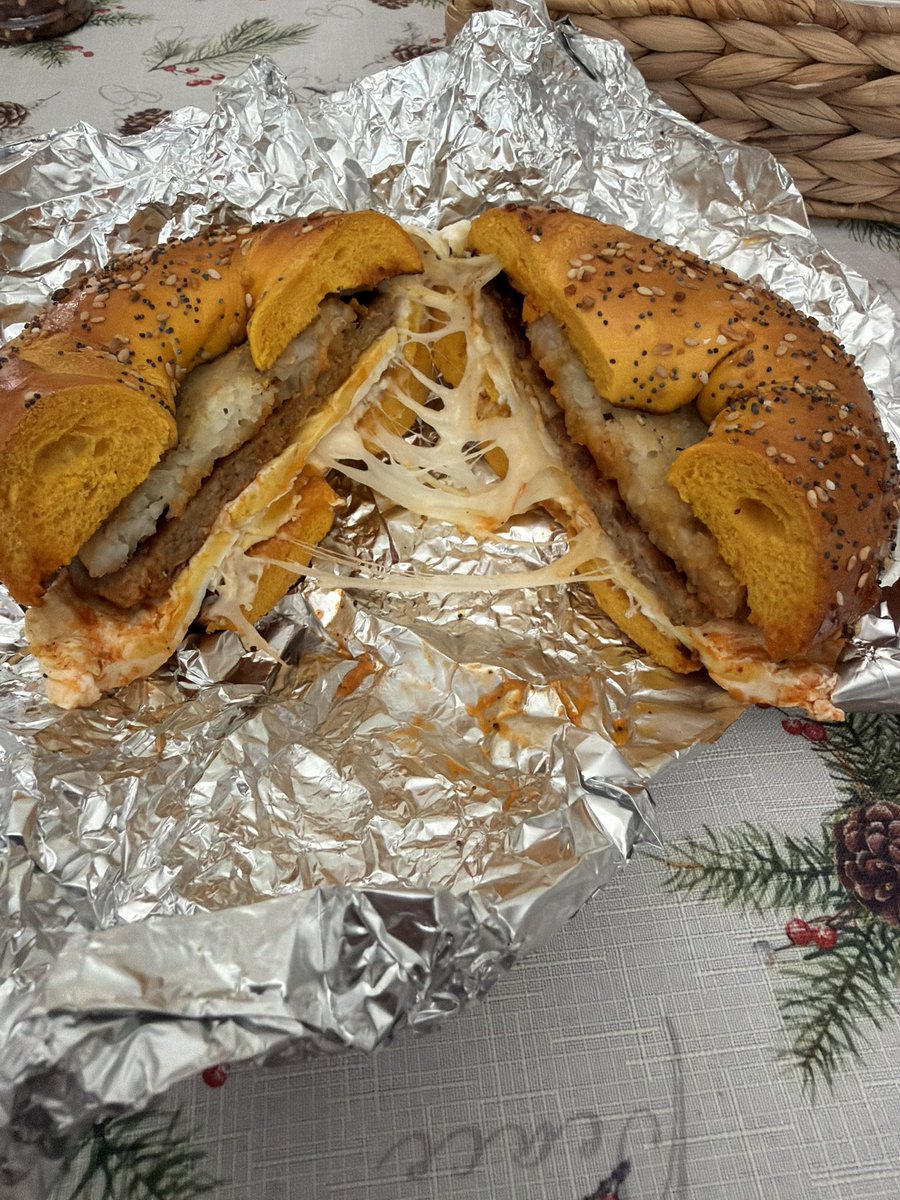 Mikey V. tweet media