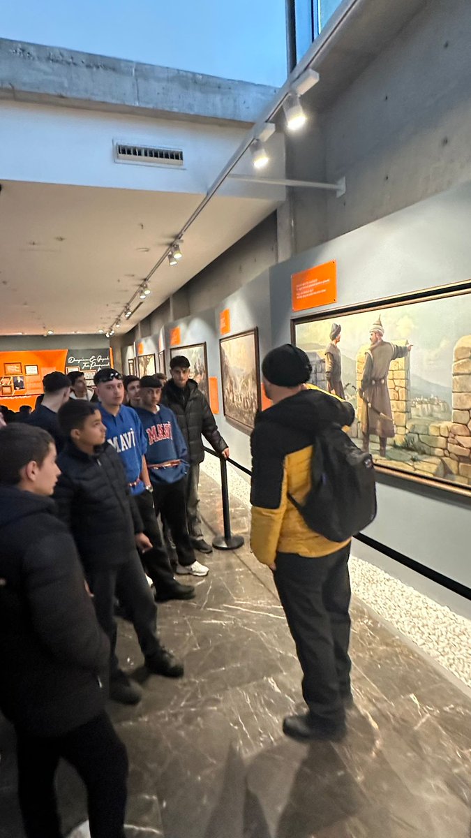 Gezi, Turizm ve İnceleme Kulübümüz tarafından düzenlenen, Cumalıkızık, Fetih 1326 Müzesi ve Uludağ'ı kapsayan gezimizde öğretmen ve öğrencilerimiz 1. Dönemin yorgunluğunu attılar. 
#hsy2mtal 
#kampüsünyıldızı 
#öndevehepönce