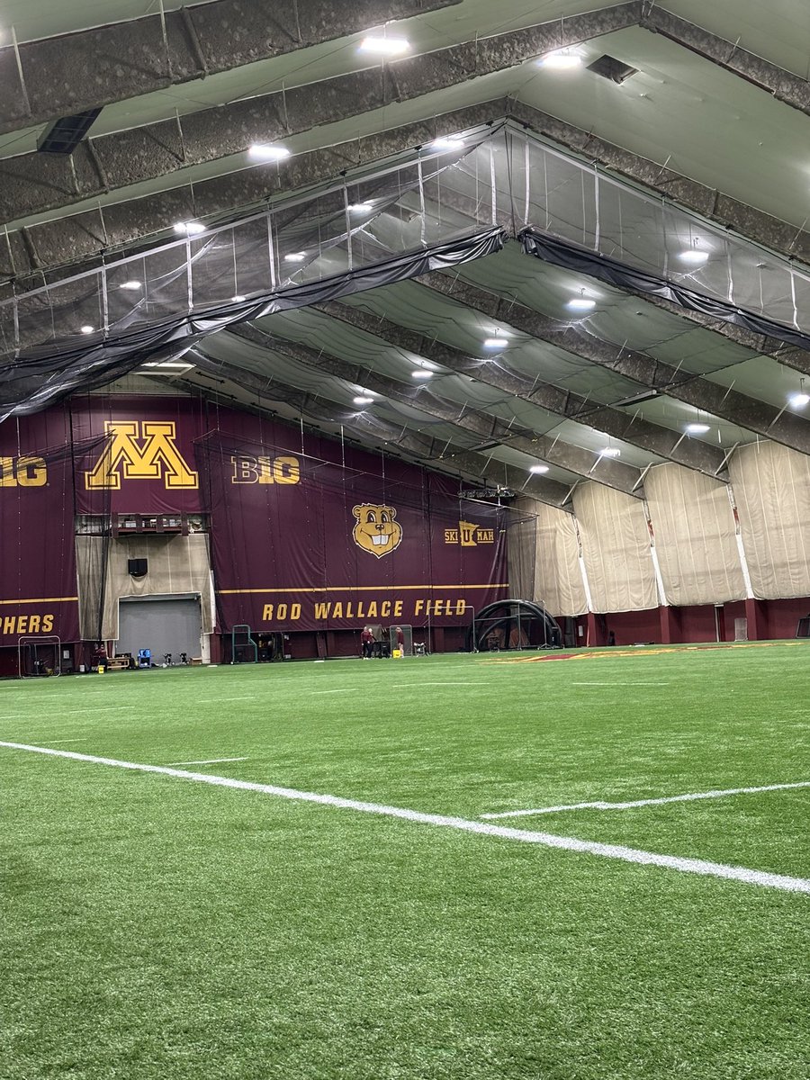 Thank you <a href="/RitterPiper/">Piper Ritter</a>, <a href="/slombardo18/">Steph Lombardo</a>, <a href="/baileyoetting09/">Bailey Oetting</a>, and <a href="/royast24/">Roya St.Clair</a> for having me back out in the Twin Cities!! I was more than happy to spend my weekend at the <a href="/GopherSoftball/">Minnesota Softball</a> camp! Good luck at spring training, and I’m excited to follow your season! 🐿️Ski-U-Mah <a href="/NEGoldVance/">NE Gold Vance 16U</a>