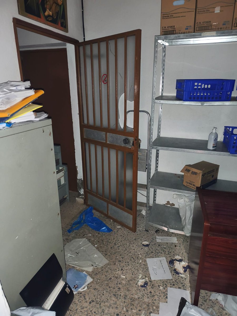 📰#Noticia: 𝐂𝐨𝐦𝐮𝐧𝐢𝐜𝐚𝐝𝐨 𝐟𝐫𝐞𝐧𝐭𝐞 𝐚 𝐥𝐚 𝐨𝐥𝐚 𝐝𝐞 𝐫𝐨𝐛𝐨𝐬 𝐪𝐮𝐞 𝐬𝐞 𝐞𝐬𝐭á𝐧 𝐩𝐫𝐨𝐝𝐮𝐜𝐢𝐞𝐧𝐝𝐨 𝐞𝐧 𝐥𝐚 𝐏𝐚𝐫𝐫𝐨𝐪𝐮𝐢𝐚 𝐝𝐞 𝐒𝐚𝐧 𝐁𝐞𝐧𝐢𝐭𝐨 𝐝𝐞 𝐉𝐞𝐫𝐞𝐳 <a href="/HdadLaClemencia/">Hermandad de San Benito</a>.

🔗 Más info aquí: whatsapp.com/channel/0029Vb…

#LaLevantáDigital