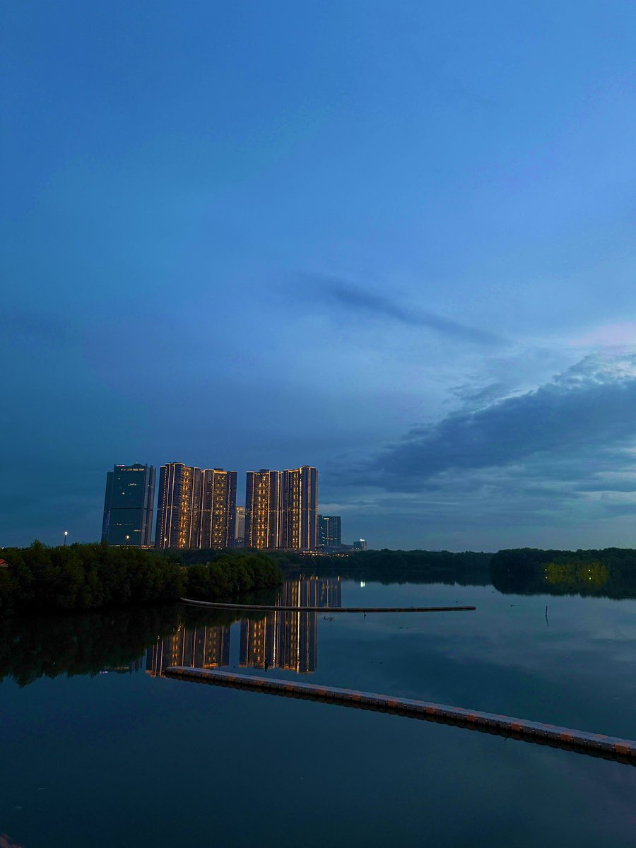 echo_grootg's tweet image. weekend ini ditutup dengan hampir seharian di PIK, dari makan, jajan, jalan, main gamezone daan berakhir dengan dia meeting, akunya yapping

but thanksss a lot telah saling meluangkan waktu untuk bertemu 🤍🤍🤍🤍