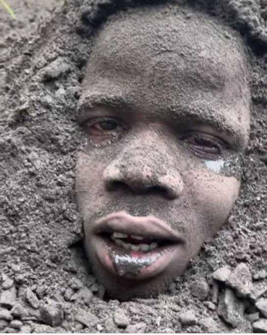 Alee93ale's tweet image. لا تتوقف عن النشر فصمتك خيانة