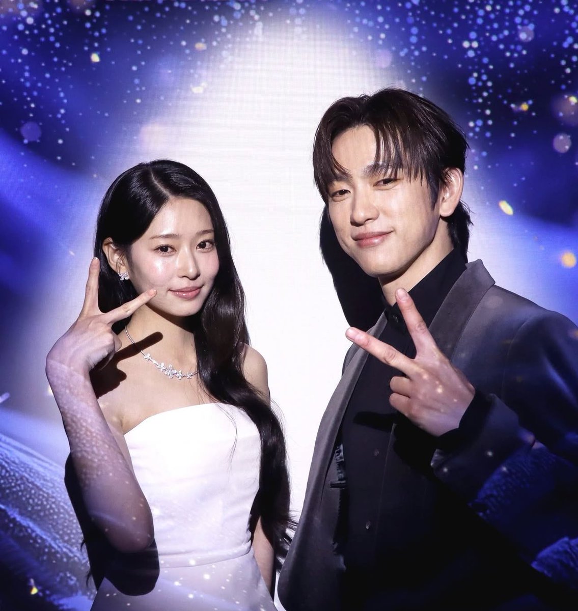 TheePopCore's tweet photo. GOT7’s Park Jinyoung has officially wrapped up filming for his highly anticipated K-drama ‘Shining.’

— Starring Park Jinyoung alongside Kim Minju, the drama delves into a heartfelt journey of self-discovery and learning what it truly means to love. https://t.co/CPxe63kjvi