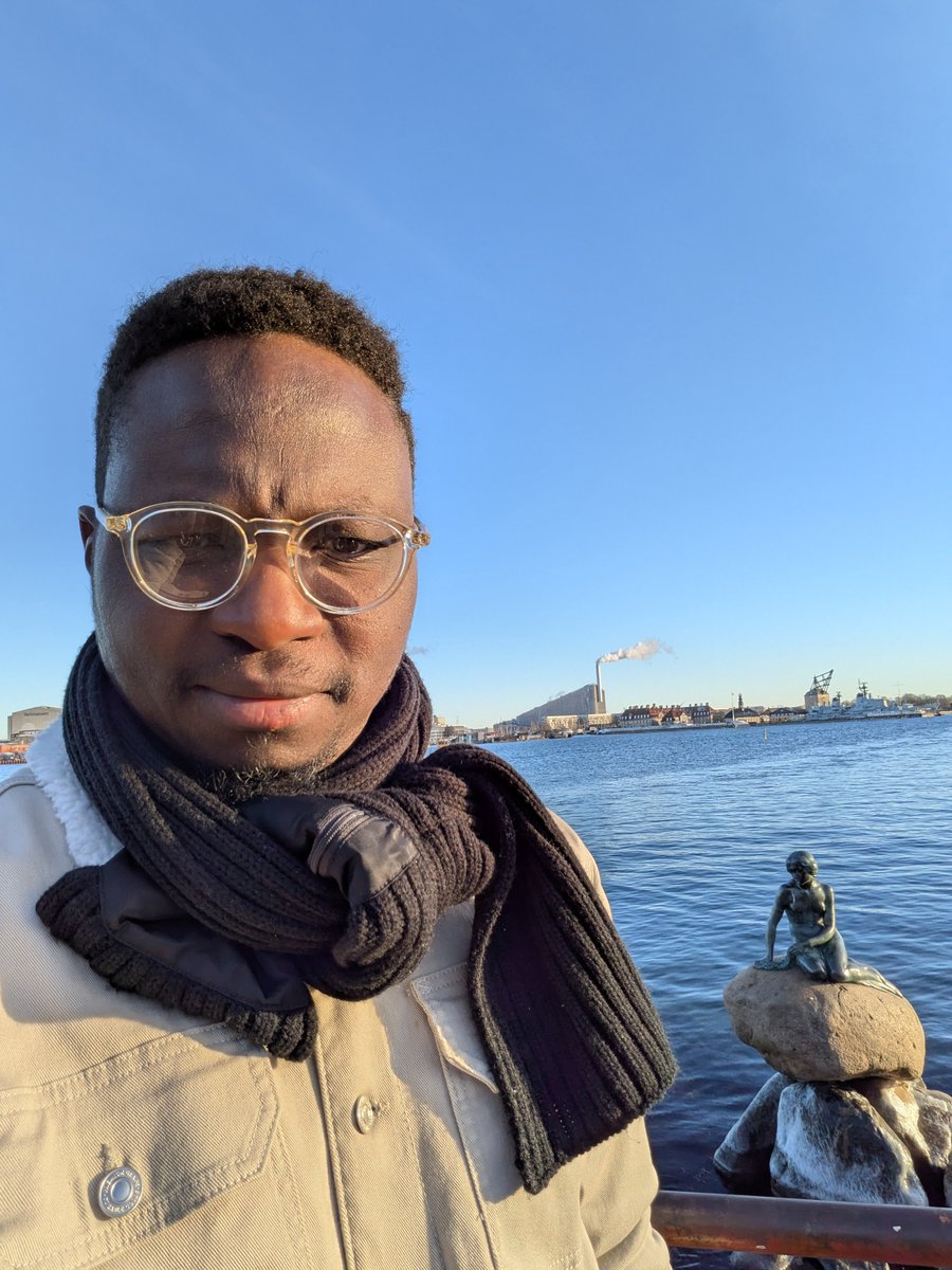 Ojo_CHEM's tweet photo. This might be the best moment to awaken the "Little Mermaid" of Copenhagen to mount a Danish resistance 😜🤣😛😊 https://t.co/dl65354fgp
