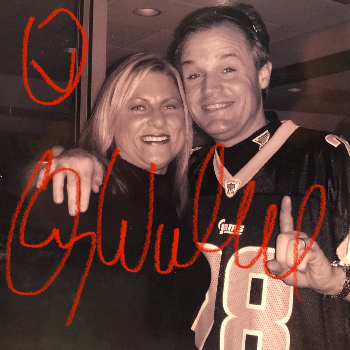 TSize2's tweet image. Hey @Kenny_Wallace … even though not our ‘Greatest Show on Turf’ STL Rams amazing times - yesterday’s game brought up great memories we all had here in The Lou!  Lol u digitally signing Tricia’s recently too. Happy New Year to you, Kim &amp;amp; fam. See ya soon my friend.