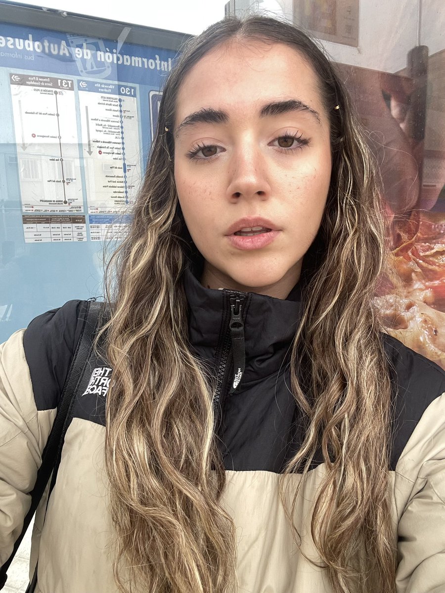 ángela wets tweet media