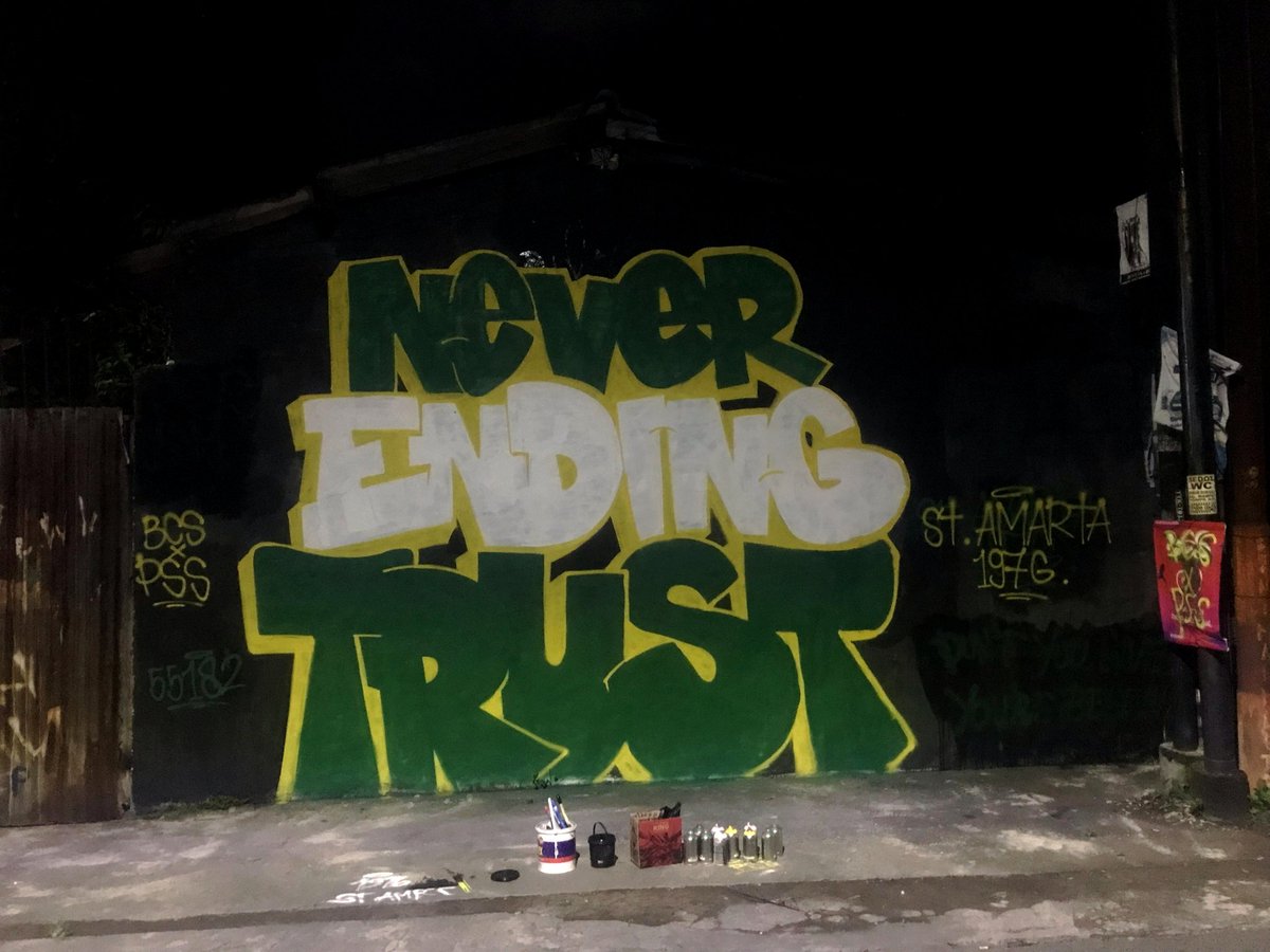 STAMARTA1976's tweet image. PSS SLEMAN ALL THE WAY, KUAT DI PERBATASAN!ORA MUNTIR!!!👊🏻
#PSSKANSEKITARMU