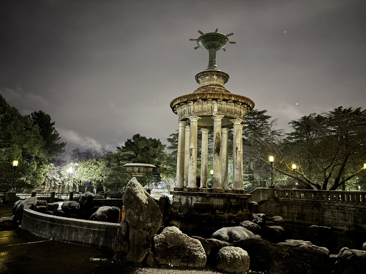 鶴舞現着です🙌
誰もいません😂

元々、海で天の川と朝日の風景写真を撮ろうと思ってて車中泊の気分だったんです。
外気温はすでにー2℃なので積もるかも❄️☃️