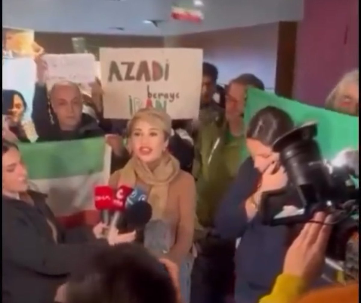 Feyza Altun, İsrail’in destek açıkladığı operasyonun Türkiye’deki algı ayağını yönetiyor. 

Bu düpedüz etki ajanlığıdır.

Yurt içinde kargaşa oluşturma tehlikesi yaşayan bu duruma derhal müdahale edilmelidir.