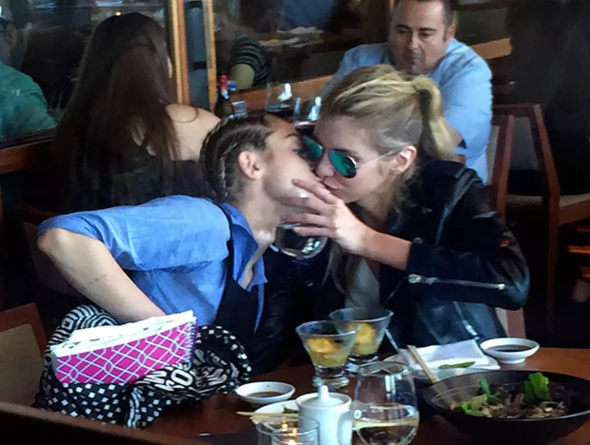 mi imperio romano es la canción que Miley Cyrus dedica a Stella Maxwell donde le dice: “Y aunque fuimos al espacio exterior, no hay manera de que tomes su lugar, porque no sos él” (o sea Liam).