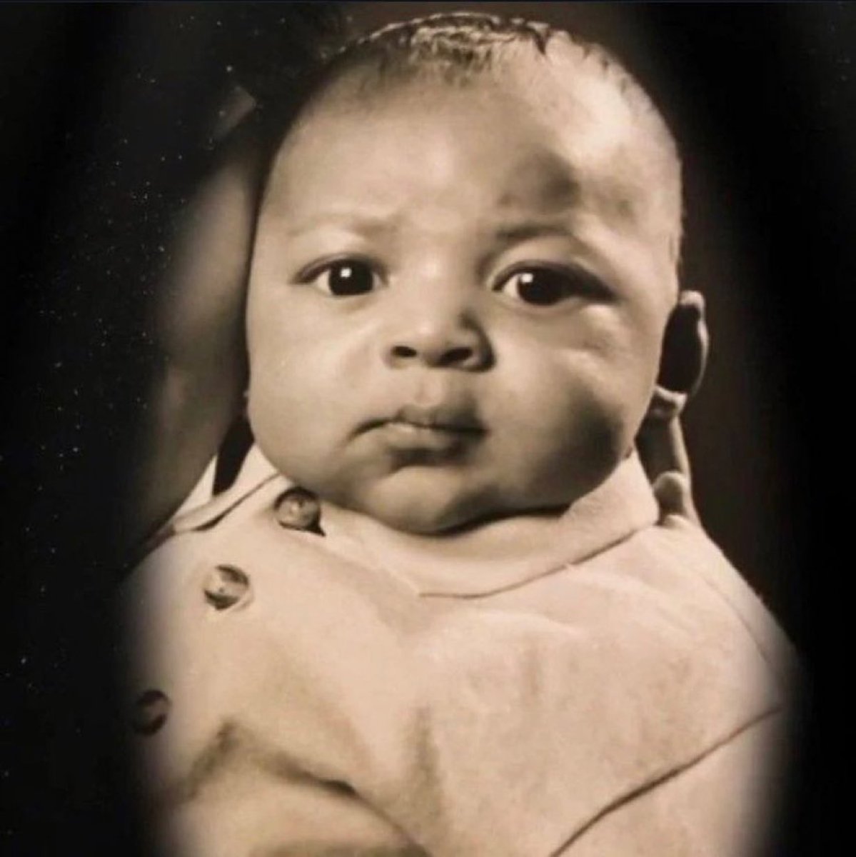Tendrás 15 años de mala suerte si ignoras a Mbappé chiquito.