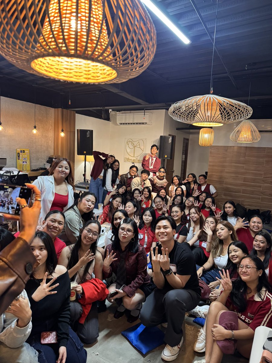 cuatromusicph's tweet photo. yahoooo for our first ever fan gathering! grabe iba talaga kabonding ang mga cinco❤️🥺 maraming salamat sa lahat ng bumuo at mga nagpunta sa gig na to! see u next gig? 😩 https://t.co/4YOfWvBC4B