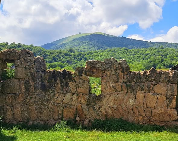 Otr_Wojcik's tweet image. In #Armenia 🇦🇲, I also visited the #magical #region of #Dilijan, known as the "#Armenian #Switzerland 🇨🇭" 💁‍♂️

Apart from mountains ⛰️ and forests 🌳🟩, there are two #unique #monasteries ⛪ - #Goshavank and #Haghartsin.

Do zobaczenia! / See you! / Ցտեսություն! 🤸

Stay tuned! 🤸‍♂️