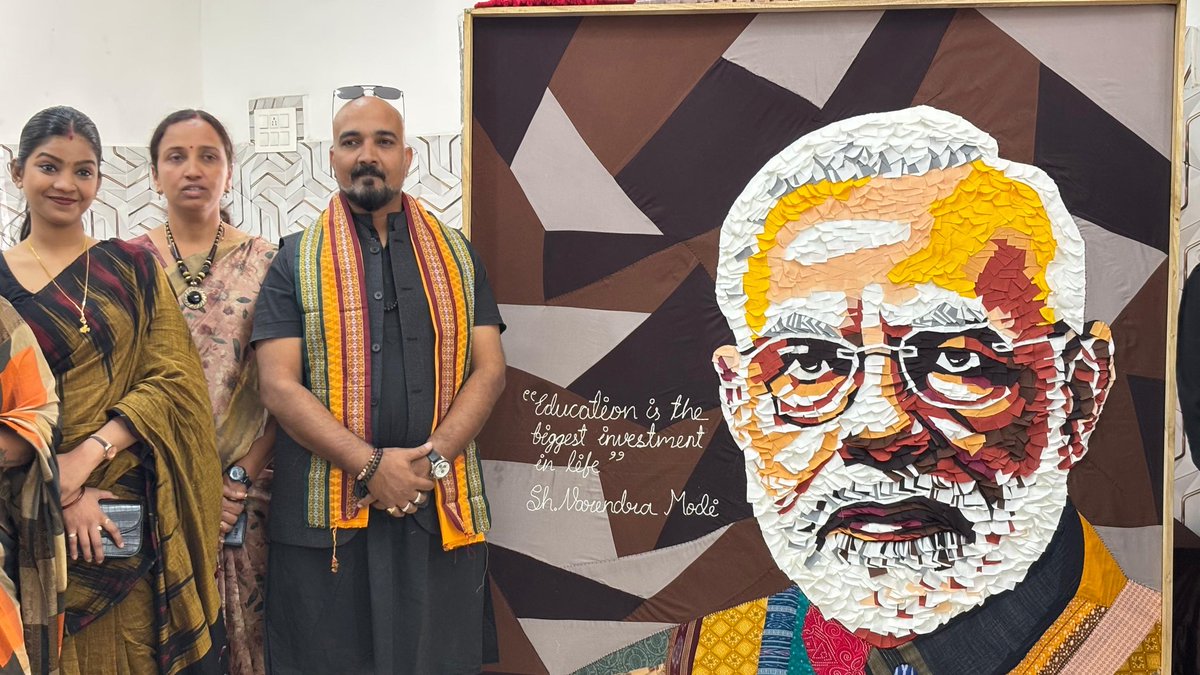 JustAshees's tweet photo. FABRIC OF RESPECT — portrait, hand-stitched from waste fabric by our students.A tribute to sustainability, skill &amp; youth power. Soon will be  — gifted it to Hon’ble @CMO_Odisha. Hoping this message of respect reaches @narendramodi ji one day
#FabricOfRespect #SustainableIndia https://t.co/bZYsXbLaL5