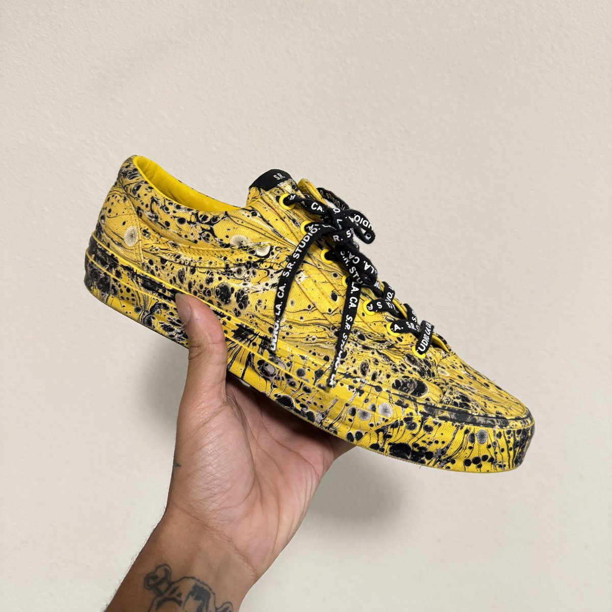 fuckdigitaldash's tweet photo. came moldy cheese vans today https://t.co/1t83XxWaBw