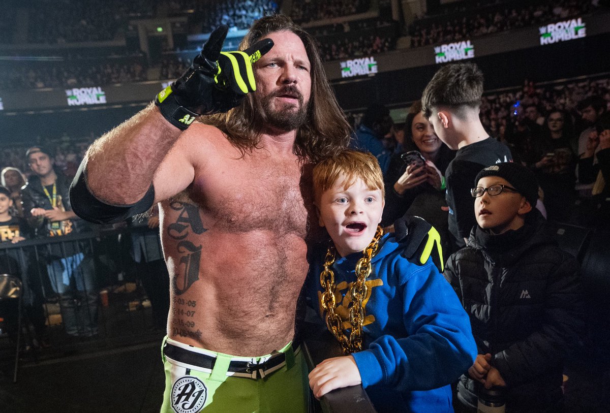 WWEUK's tweet image. Thank you, Glasgow! 🏴󠁧󠁢󠁳󠁣󠁴󠁿 💙 🤍