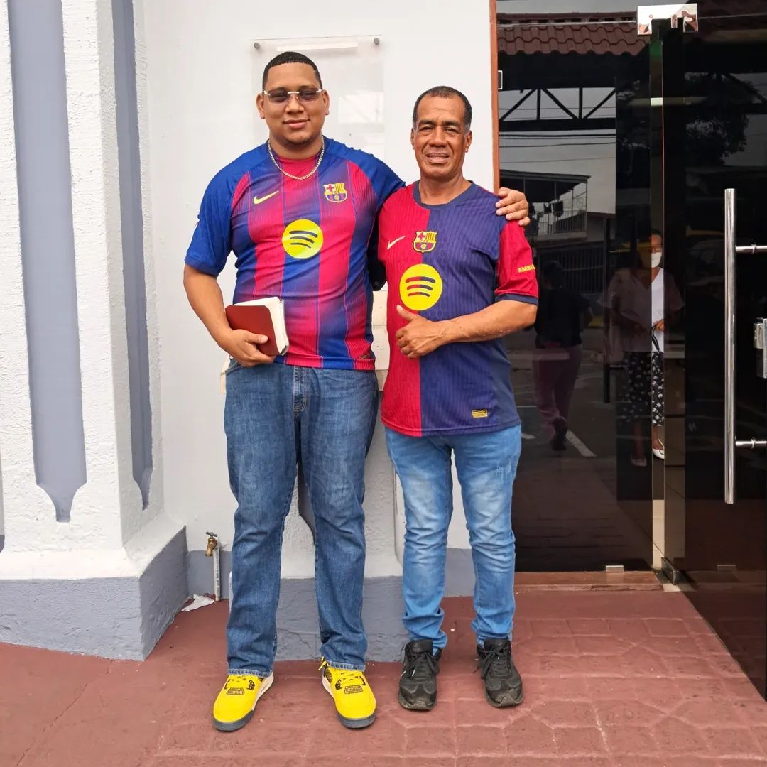 En la Casa del Rey👑📖 Adorando❤️🥹 a PAPÁ🙏🏼