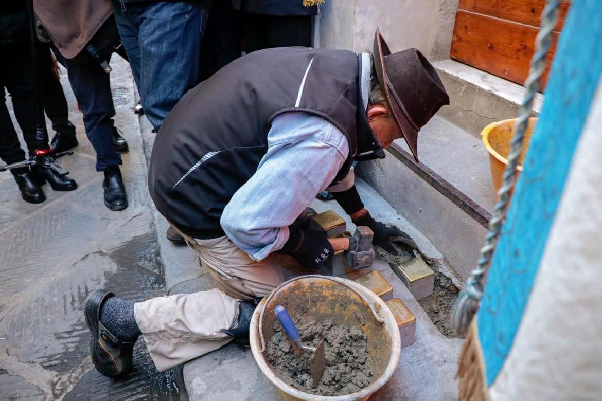 Ogni “inciampo” è una denuncia silenziosa contro l’oblio.
Le nuove Pietre d’inciampo a #Firenze.
#memoria #antifascismo #Aned