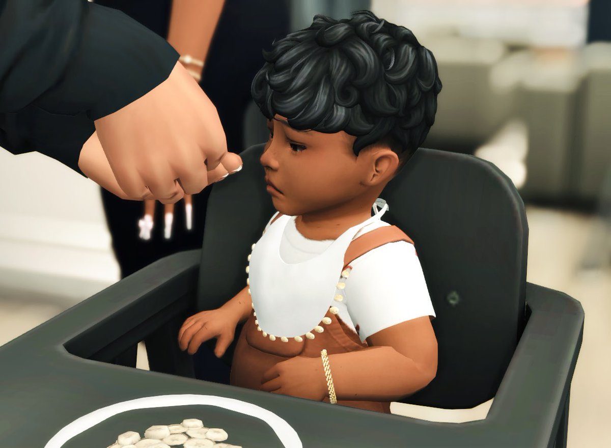 ashLeyyspr's tweet image. We want to try new they said, we’re tired of the boob they said. They hate everything except banana slices 😔