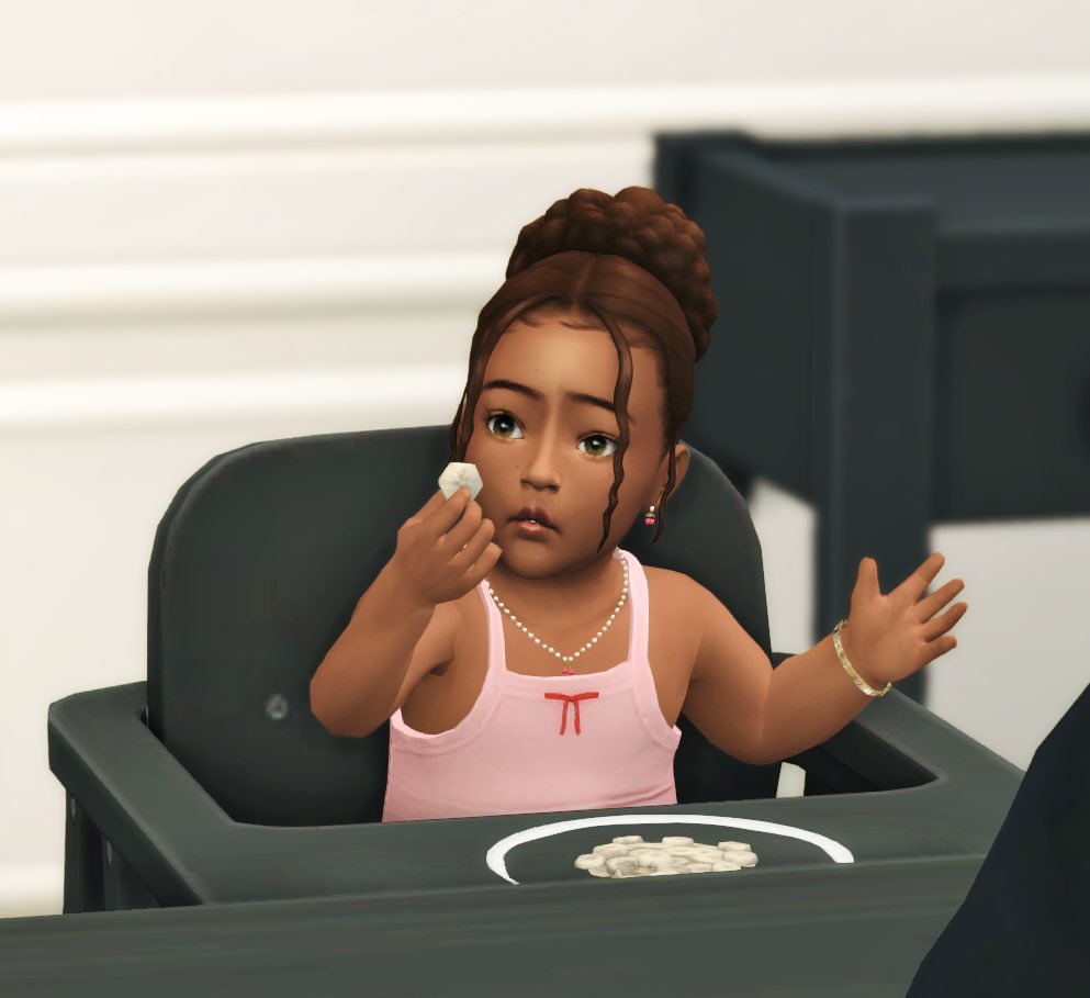 ashLeyyspr's tweet image. We want to try new they said, we’re tired of the boob they said. They hate everything except banana slices 😔