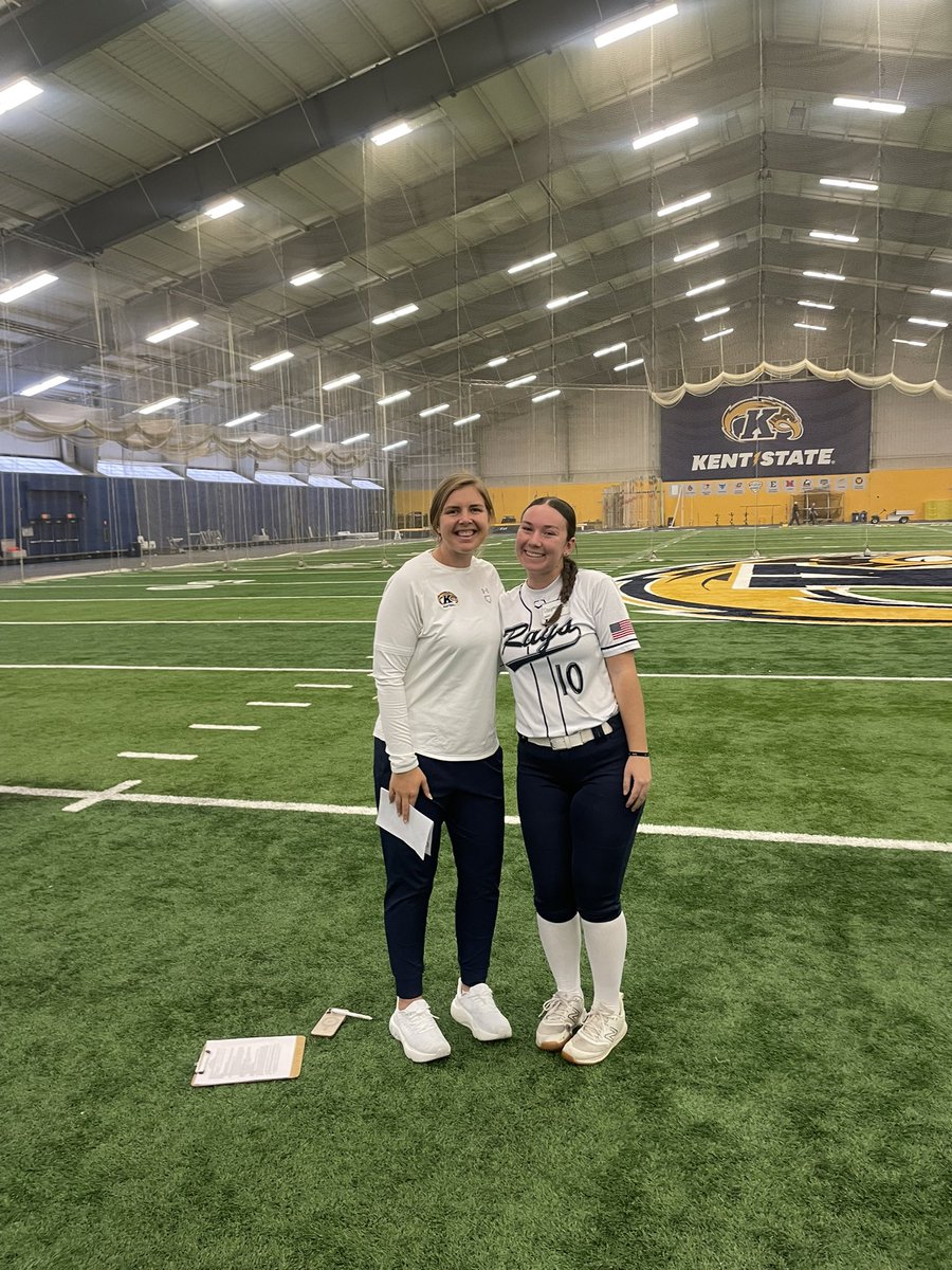 Spent my morning at <a href="/KentStSoftball/">Kent State Softball</a>!! Thank you to all the coaches and players who helped with the camp. Thank you <a href="/Coach_PetrieSB/">Elysse Petrie</a> for all the great instruction and feedback ⚡️