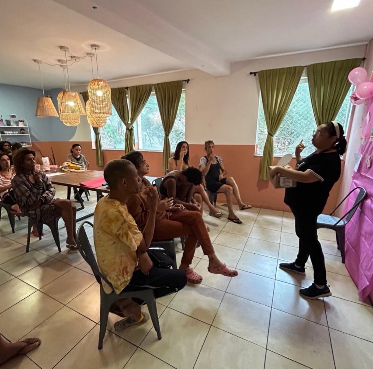 Não custa nada você que ta vendo esse post, passar por aqui e compartilhar pra ajudar 30 travestis nesse mês da visibilidade, não é esforço algum!! 

A casa vem passando por um de seus piores momentos com as nossas campanhas, quase ninguém ajudando

 Pix: traviarcado@gmail.com