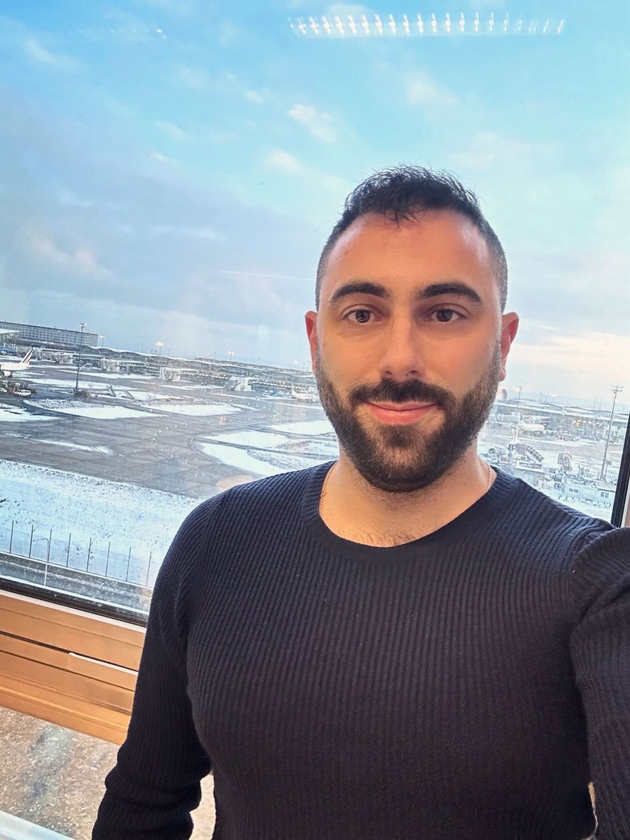 On commence bien l’année ici : cette semaine j’ai commencé un nouveau job dans la boîte de mes rêves depuis toujours 🥰

 #LGBTQIAManifestingGoodYear