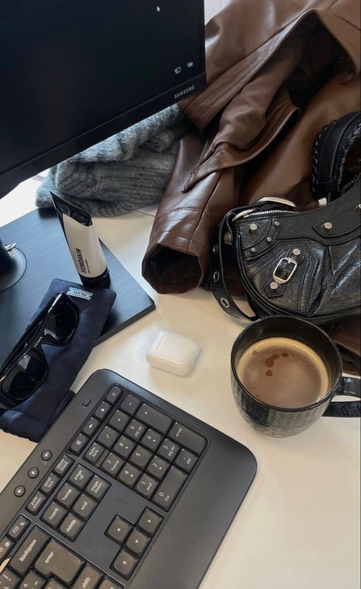 tarotdori's tweet photo. Bugünden itibaren asla kariyer ve iş sıkıntısı çekmeyeceksin. Kabul ettim! 777 💼 https://t.co/DsADFFDoSZ