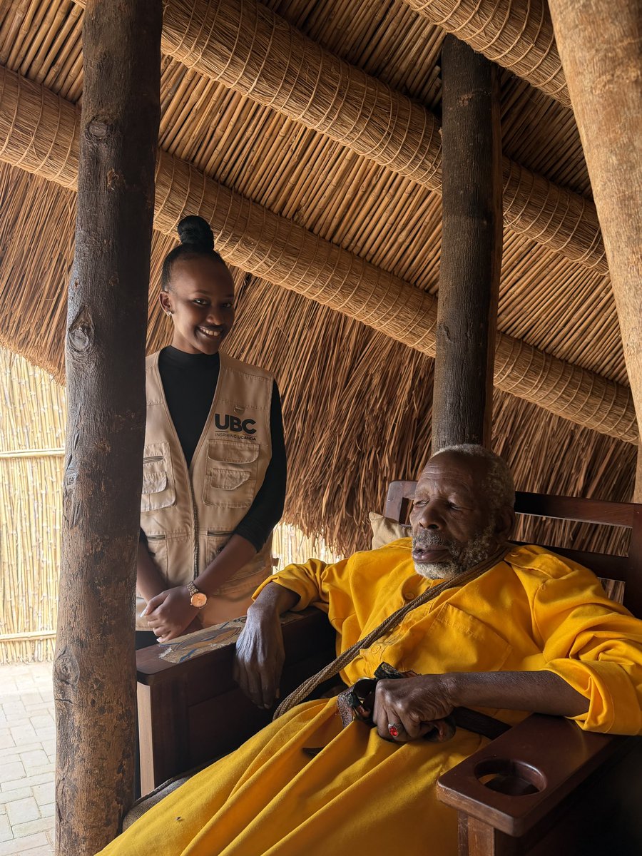 Jjaja Nsigo is 100 years.
He is dressed in his Uniform as a Royal Guard.

He started serving at the age of 16 till date.