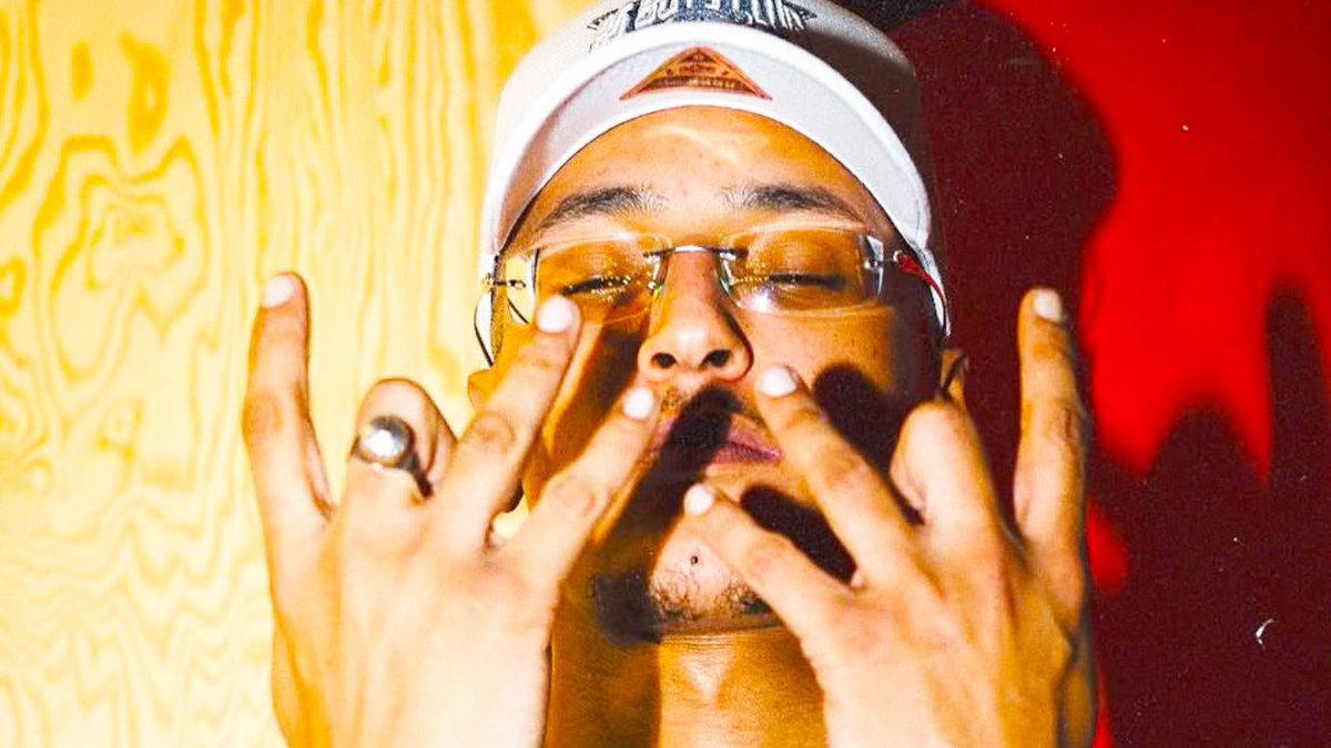 rvpfr__'s tweet photo. 🚨BOOBA veut maintenant défier FREEZE CORLEONE sur un morceau de RAP en 1 VS 1 ! 

« Freeze l'a éteint en feat donc Jefe est disqualifié pour un versus. Il a fini en bœuf bourguignon, son nouveau blase c’est William Saurin. 

Je contact le management de Freeze voir si y veut de cette fumée. Par contre dis-lui bien y’aura un AVANT et un APRÈS . Si y perd y devient officiellement Freeze Bourguignon »