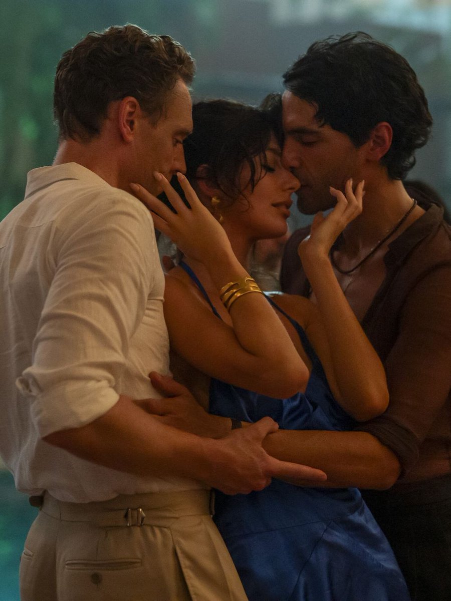 TVFanatic's tweet image. It's a hot time in Colombia for #JonathanPine, but remember to call him Matthew Ellis! tvfanatic.com/the-night-mana… #TheNightManager Season 2 premiered with THREE episodes, and it's a WILD RIDE. Read our review!