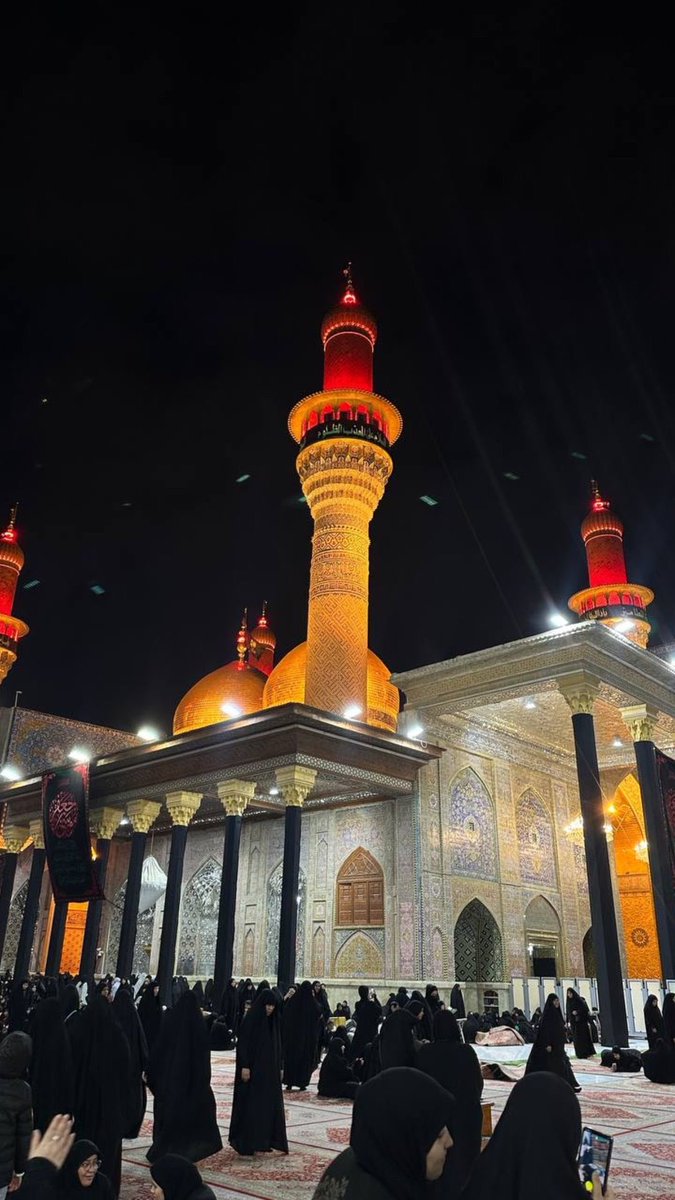 "مَن تمسّكَ بكَ سيّدي يامُوسى، لن يهوي 
في قاعِ الحُزنِ، أو يغرقَ في بحرِ الخوف"