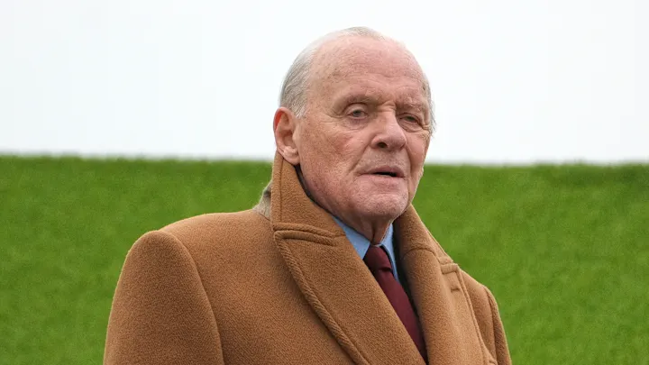 trad_west_'s tweet image. Sir Anthony Hopkins left atheism, found God and said:

“The arrogance of the atheist is thinking we know”

When asked in a CNN interview with Piers Morgan if he believed in God, former-atheist Anthony Hopkins replied wholeheartedly, "Yes, I do. I do."