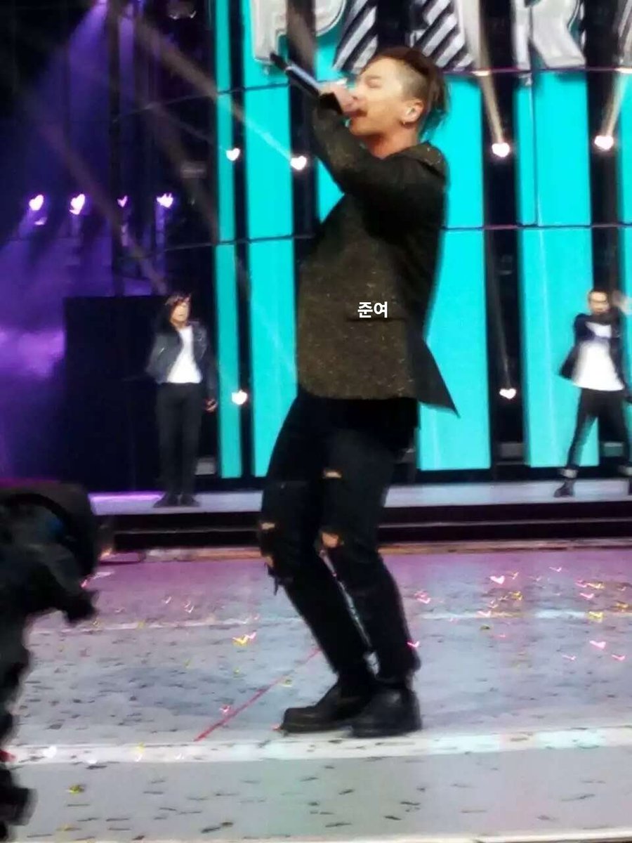 012forbb's tweet image. 151231 Hunan 호남위성TV 송년회
(한국말로 맞겠죠...)
중국에서 중요한 방송에서 이렇게 가까이서 빅뱅을 본 건 처음이에요.너무 설레서 찍은 사진이 다 이런 건지 몰랐어요 ㅋㅋㅋ🤣