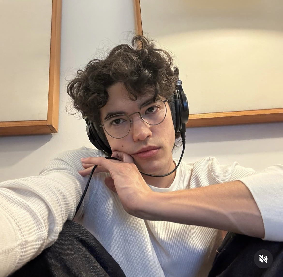 wishbone is so very much conan to his core that even his fucking veins form a wishbone 😭😭😭