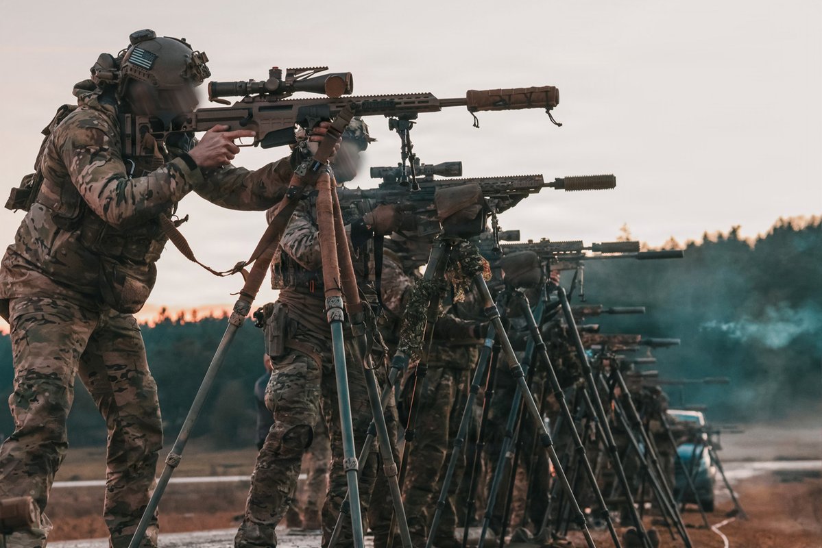 Allied snipers. One shared standard.

📸: Sgt. Christian Aquino

#SwordOfFreedom | #ThisIsUSAREURAF | #WeAreNATO https://t.co/aiE7UZmeIa