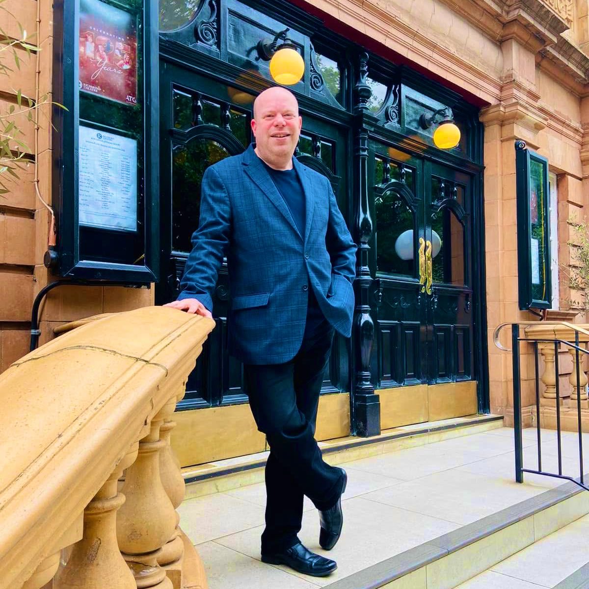 📸 #MrDanielMatthews outside #RichmondTheatre in #Richmond, #London.