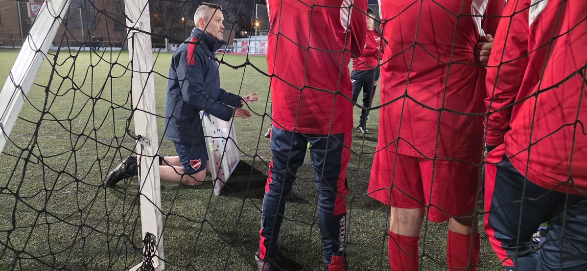 🫂 Natalia Calamardo (<a href="/PituCalamardo10/">Pitu</a>) visitó al alumno del curso UEFA 🅱️ de Hortaleza, John Ward Brown, durante un entrenamiento como parte de su proceso de ABR.

🤝🏻 Agradecemos al <a href="/CFuentelarreyna/">Club Fuentelarreyna</a> la colaboración mostrada en esta etapa formativa tan importante para John.