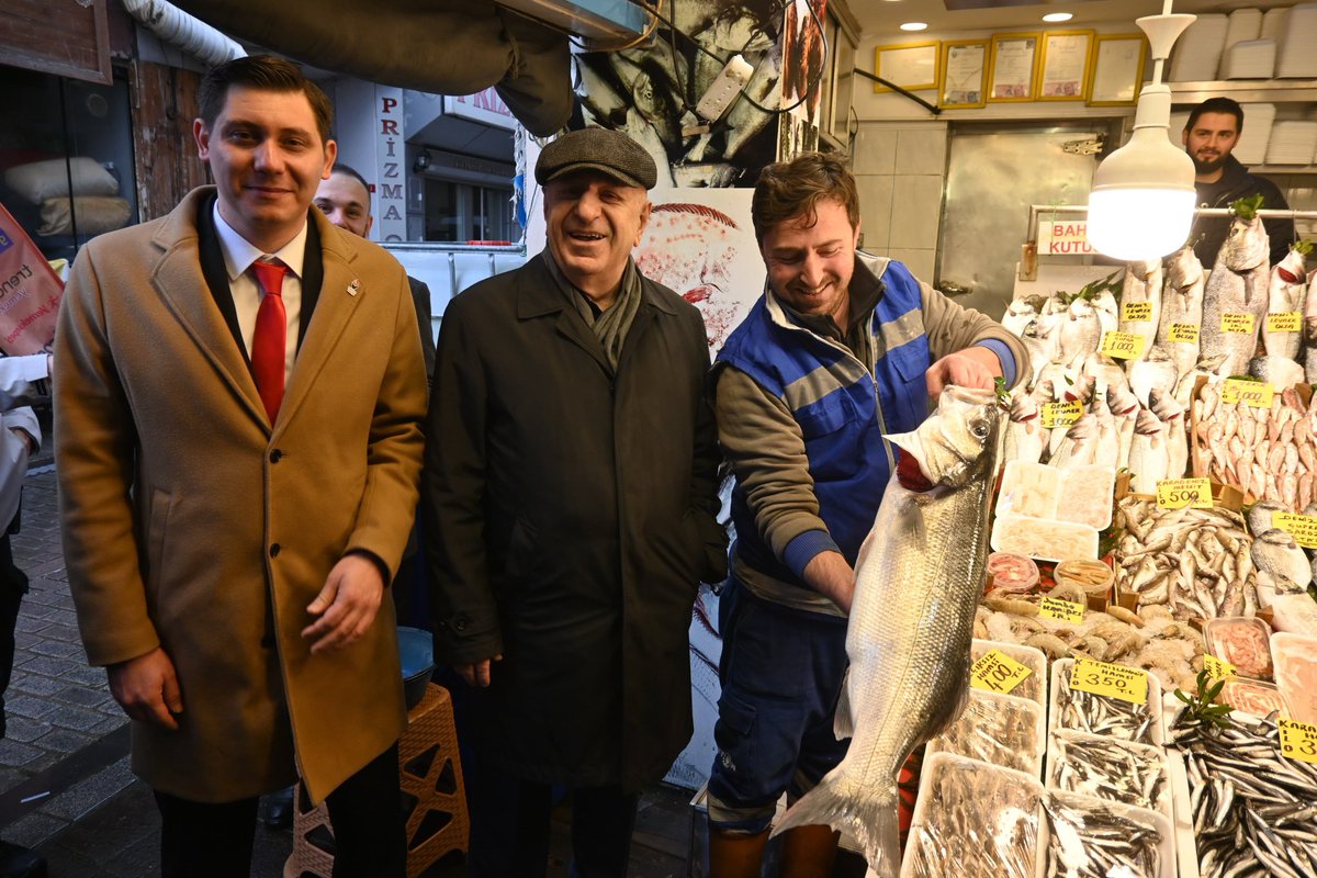 Genel Başkanımız Sayın Prof. Dr. Ümit Özdağ’ın Tuzla programı kapsamında;
Zafer Partisi Tuzla İlçe Başkanlığı’mızda STK temsilcileri, yerel basın mensupları ve davetlilerle bir söyleşi gerçekleştirdik.
Ardından Tuzla esnafı ve pazar ziyaretiyle sahaya indik; hemşehrilerimizle