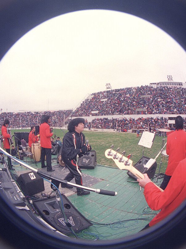 ¡Feliz cumple, Mona! ❤️🤍

Por ser la alegría del pueblo, por la magia y porque tus temas nunca falten en las previas Gloriosas 🫶🏻

Recordamos este gran momento que vivimos en nuestra casa 🤩

La hinchada albirroja te desea un gran día. ¡Salud, Mandamás! 🍷🇦🇹