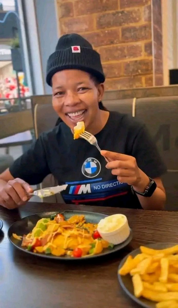 joy_zelda's tweet image. How it started   vs  How it ended

Mr Moloto 💐❤️