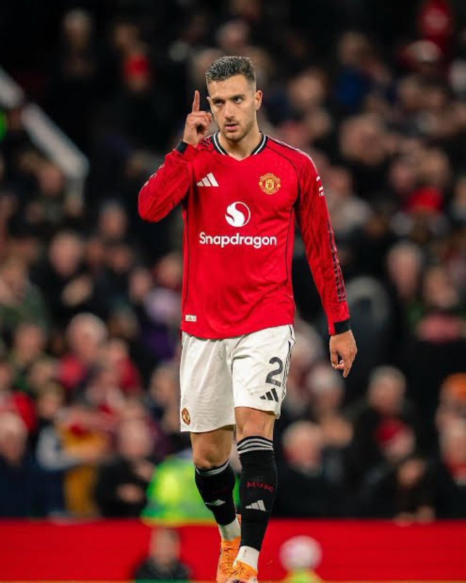 Cunha__utd's tweet image. ONE word for Dalot.