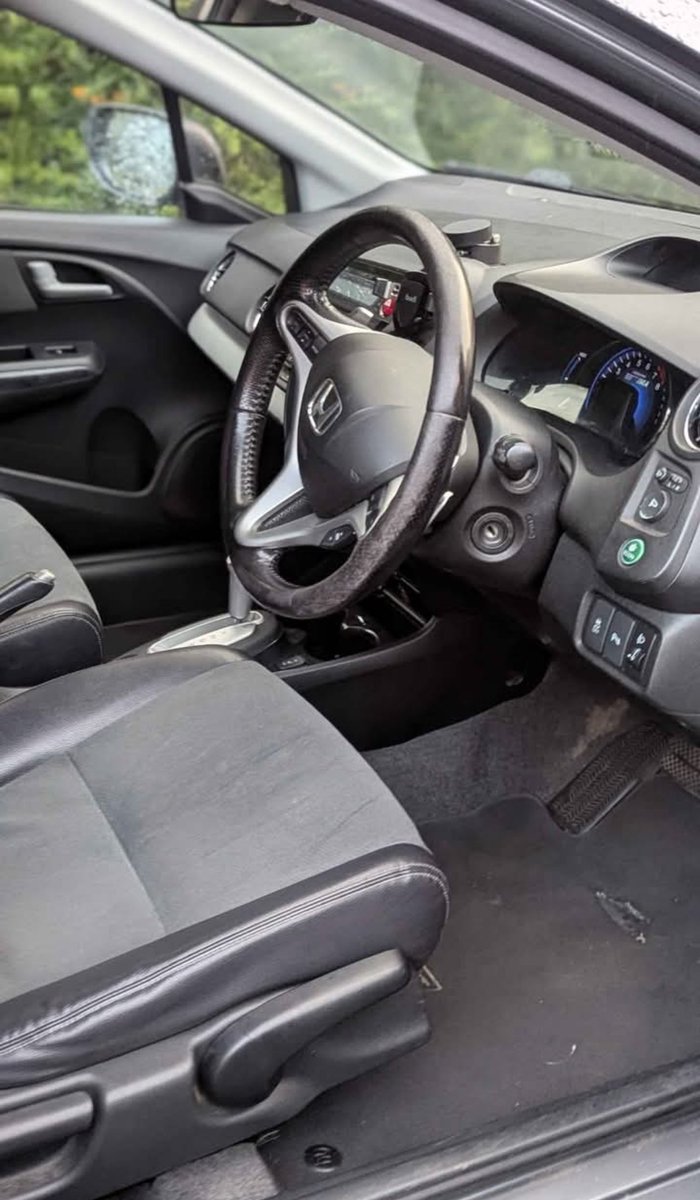 dj_benjay's tweet image. For sale
2013 Honda Insight. 
Automatic transmission 
1.3l engine
145k miles
Slight scratch on the rear bumper but vehicle is in great condition with new MOT done in December